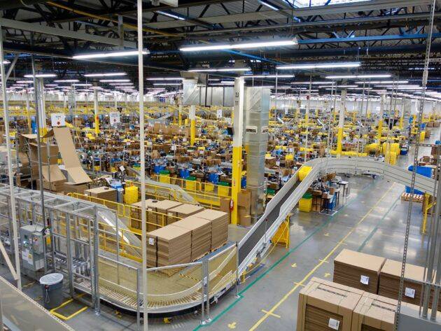 亚马逊设立10亿美元基金，开发仓库机器人技术