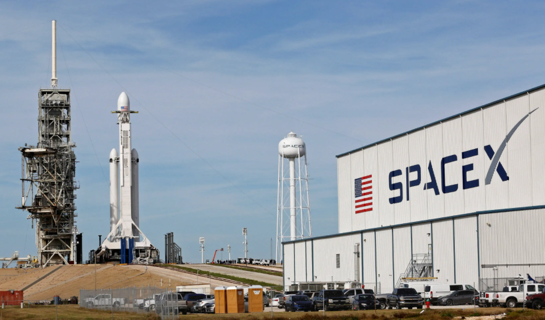 SpaceX将日本登月舱送入太空