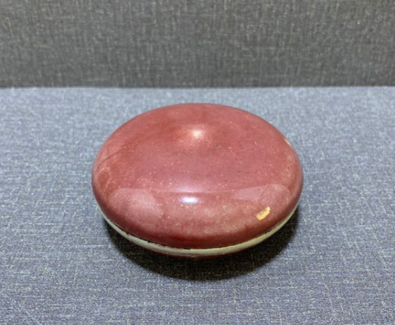 神秘而迷人的东方桃花红釉色瓷器，历来都是收藏家的目标