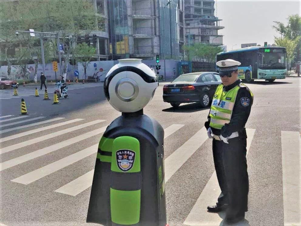 机器人警察，到底是警力补充还是危险？