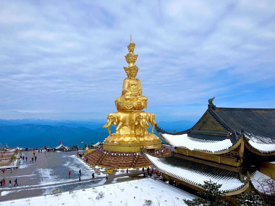 夏天去峨眉山旅游是什么样的体验？