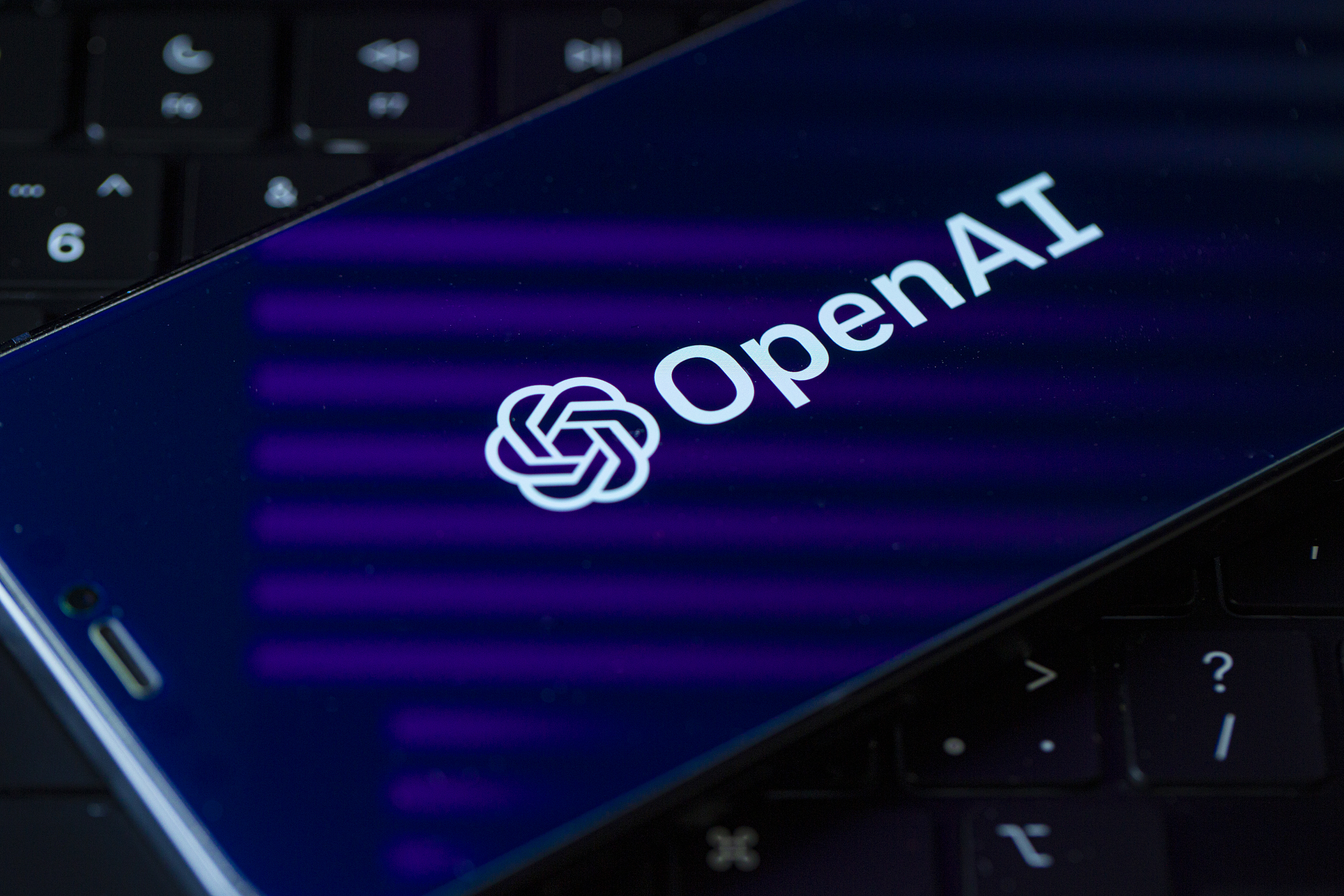 OpenAI正开发“AI硬件”